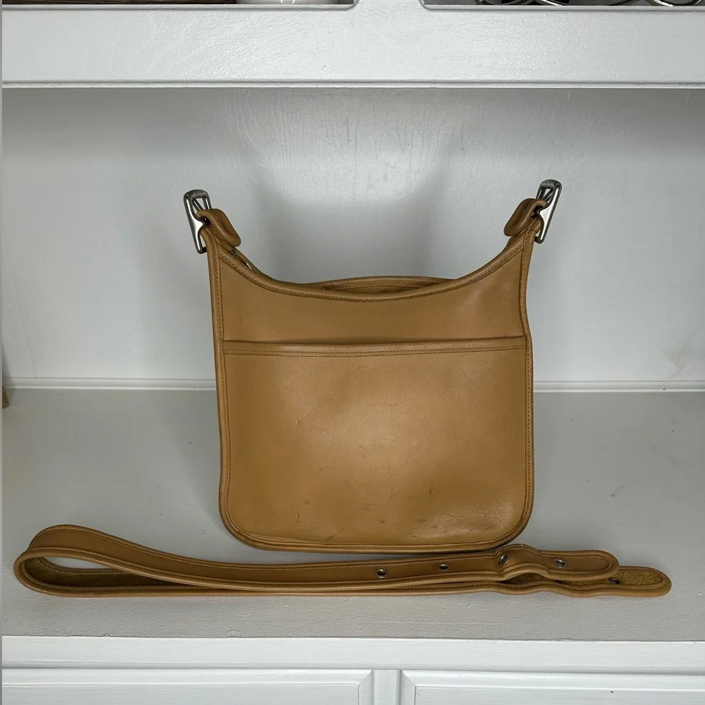 **SOLD**Vintage Coach 9966 Legacy Zip Camel Tan and Silver Nickel Hardware - Picture 1 of 16